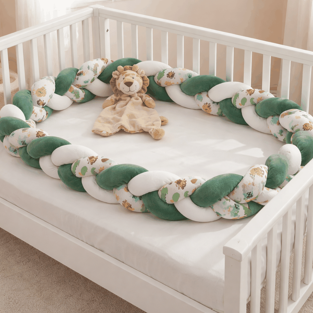 belle chambre de bebe tour de lit tresse avec doudou_1