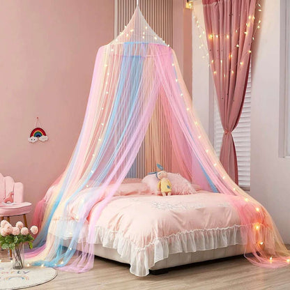 chambre enfant avec un ciel de lit feerique